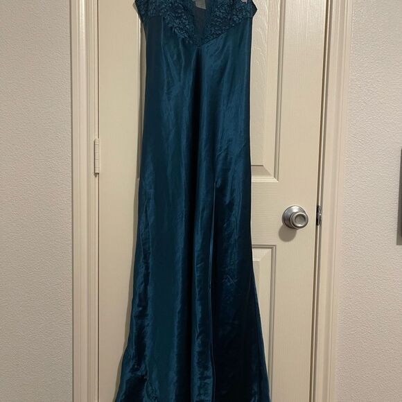 Vintage Victoria’s Secret Gold Label Teal Satin Lace Nightgown – Size M - Picture 4 of 9